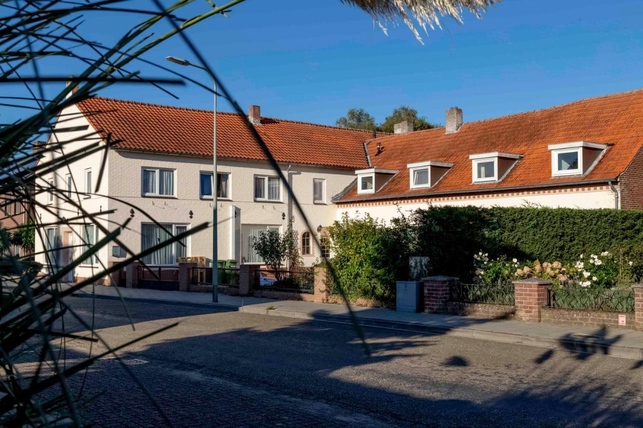 B&B Antoniushoeve Lomm Exterior foto